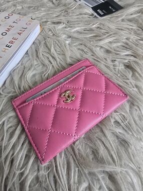 Sleek Street Designer Quilted Hot Candy Pink Card Holder with Gold Logo